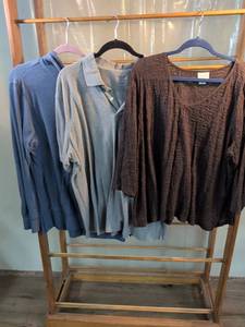 lot 110 image: Mixed Lot of 3 Plus Size Tops �� Jaclyn Smith & Faded Glory