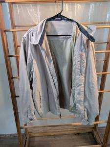 lot 120 image: Forest & Hue Mens XL Light Khaki Zip-Up Windbreaker Jacket
