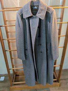 lot 148 image: Mackintosh 100% Pure Wool Gray Peacoat Made in USA