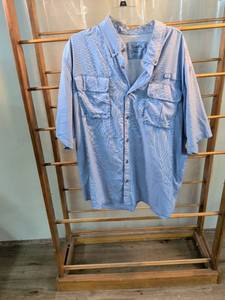 lot 175 image: Cabelas Mens Short Sleeve Fishing Shirt Size 2XL