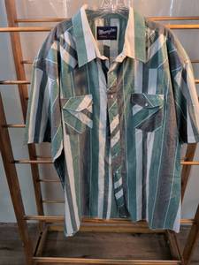 lot 186 image: Wrangler Western Snap Shirt X-Long Tails Size 19 Tall