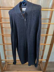 lot 195 image: Tommy Bahama Mens Cable Knit Quarter-Zip Sweater - Large