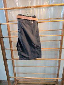 lot 211 image: The North Face Mens Cargo Shorts - Size Medium