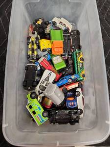lot 1029 image: Large Lot of Die-Cast Toy Cars - Hot Wheels, Matchbox, Tonka & More