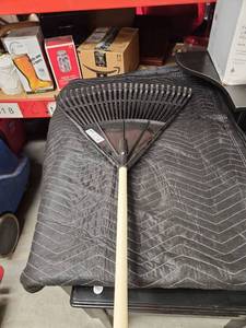 lot 1042 image: 24 In. Poly Leaf Rake