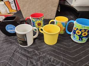 lot 1043 image: Mixed Novelty Coffee Mug Collection - Set of 6