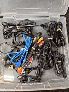 lot 1050 image: Mixed Lot of Assorted Electronics Cables and Cords