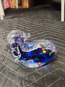 lot 1061 image: Art Glass Seal Figurine with Millefiori Accents