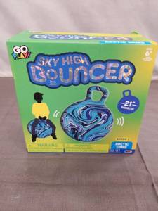 lot 2291 image: Go Play Sky High Bouncer Arctic Camo 21 Hop Ball Series 3 New