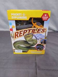 lot 2295 image: Pocket Explorers Reptiles Book and Figurine Set