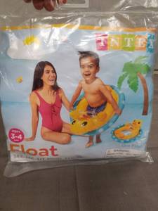 lot 2301 image: Intex See-Me-Sit Animal Pool Riders for Ages 3-4