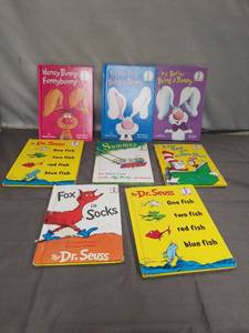 lot 2310 image: Dr. Seuss & Beginner Books Hardcover Childrens Book Collection - 8 Books