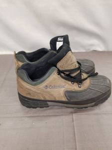 lot 2330 image: Columbia Bugalow Waterproof Insulated Duck Boots Mens Size 11