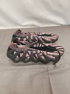 lot 2335 image: Echoine lace up knit breathable sneaker Size 10.5 Women