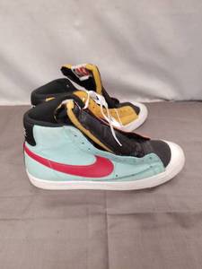 lot 2336 image: Nike Blazer Mid 77 EMB NBA Multicolor High-Top Sneakers Size US 10 No Shoelaces