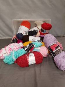 lot 2337 image: Large Mixed Yarn Lot in Storage Bin