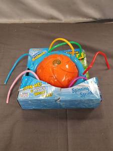 lot 2372 image: Summer Eclipse Spinning Sprinkler with 6 Water Wiggle Tubes