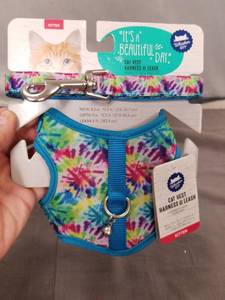 lot 2392 image: Whisker City Tie-Dye Kitten Vest Harness & Leash Set