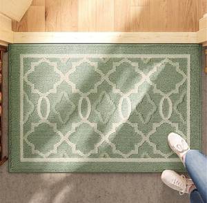 lot 8067 image: Indoor Door Mat, 20x32, Non-Slip Absorbent Machine Washable Resist Dirt Entrance Rug,