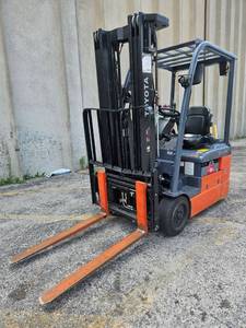 lot 19781 image: 2022 Toyota 8FBE18U Electric Sit-Down Forklift - 3500lb Capacity