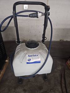 lot 19785 image: Aqua Sub Jr. Battery Watering System Cart
