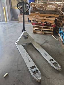 lot 19797 image: Roughneck Manual Pallet Jack - 5500lb Capacity