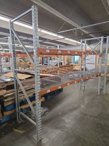lot 19801 image: Industrial Pallet Racking System with Wire Deck Shelving