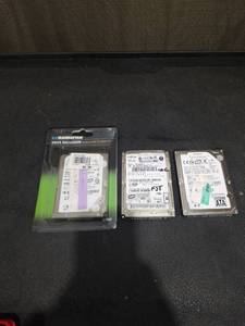 lot 1325 image: 2.5-Inch Laptop Hard Drives Lot with Manhattan USB Drive Enclosure
