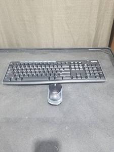 lot 1336 image: Logitech MK270 Wireless Keyboard and M185 Mouse Combo
