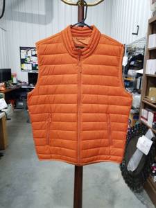 lot 1367 image: Marc New York Andrew Marc Mens Puffer Vest XL Orange