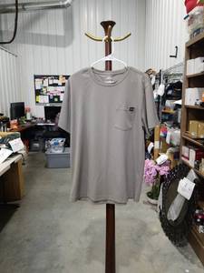 lot 1372 image: Genuine Dickies Mens Gray Short Sleeve Pocket T-Shirt Size Large