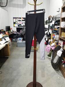 lot 1374 image: Mizuno Womens Athletic Compression Tights - Medium