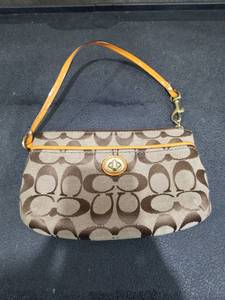 lot 1384 image: SMALL TRENDY FASHION BAG