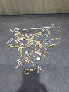 lot 1387 image: Large Mixed Costume Jewelry Lot - Necklaces, Rings, Earrings & Charms
