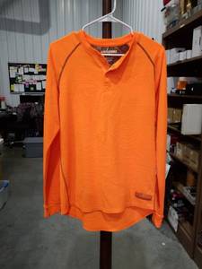 lot 1411 image: Realtree Blaze Orange Long Sleeve Henley Shirt - Size Medium