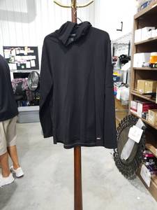 lot 1417 image: Genuine Dickies Mens Black Long Sleeve Hoodie Pullover - Size Large