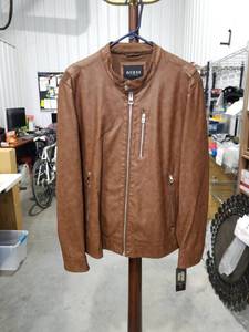 lot 1420 image: Guess Los Angeles Mens Faux Leather Moto Jacket XL Brown New
