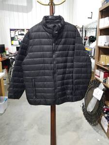 lot 1423 image: SwissTech Mens Black Puffer Jacket Size Large