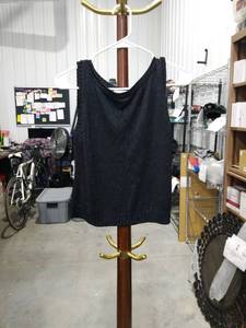 lot 1431 image: The Works Saks Fifth Avenue 100% Silk Knit Tank Top - Size M