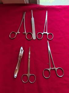 lot 8 image: Medical Surgical Instrument Set with Scissors and Tweezers