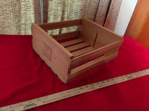 lot 49 image: Napa Valley Wooden Wine Crate Storage Box