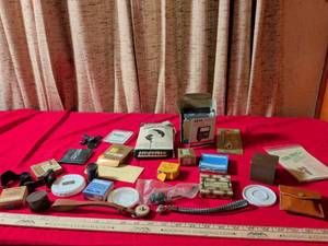 lot 67 image: Nikon & Mixed Brand Camera Accessories Lot