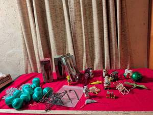 lot 69 image: Mixed Christmas Ornament and Decoration Collection