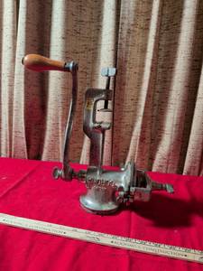 lot 100 image: Corona Molino Hand Crank Grain Mill by Landers Frary & Clark