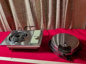 lot 108 image: Dominion Buffet Range Single Burner Hot Plate & Sears CounterCraft Waffle Iron Set
