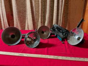 lot 117 image: Early Photography Flash Reflector Set with Sync Unit and Case