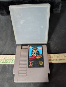 lot 169 image: Hogans Alley Nintendo NES Cartridge with Case