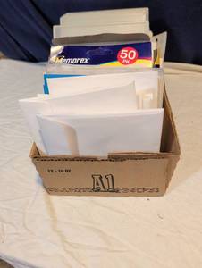 lot 189 image: Memorex Multi-Color CD & DVD Sleeves 50-Pack with DVD Cases and Storage Accessories Lot