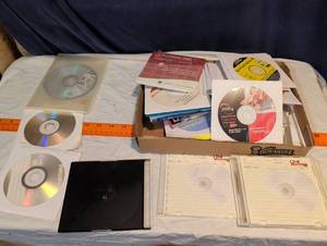 lot 206 image: Mixed Lot of Software and Utility CDs and DVDs