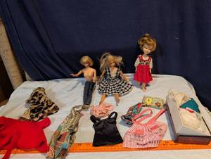 lot 224 image: Barbie and Tammy Doll Lot with Clothing and Accessories